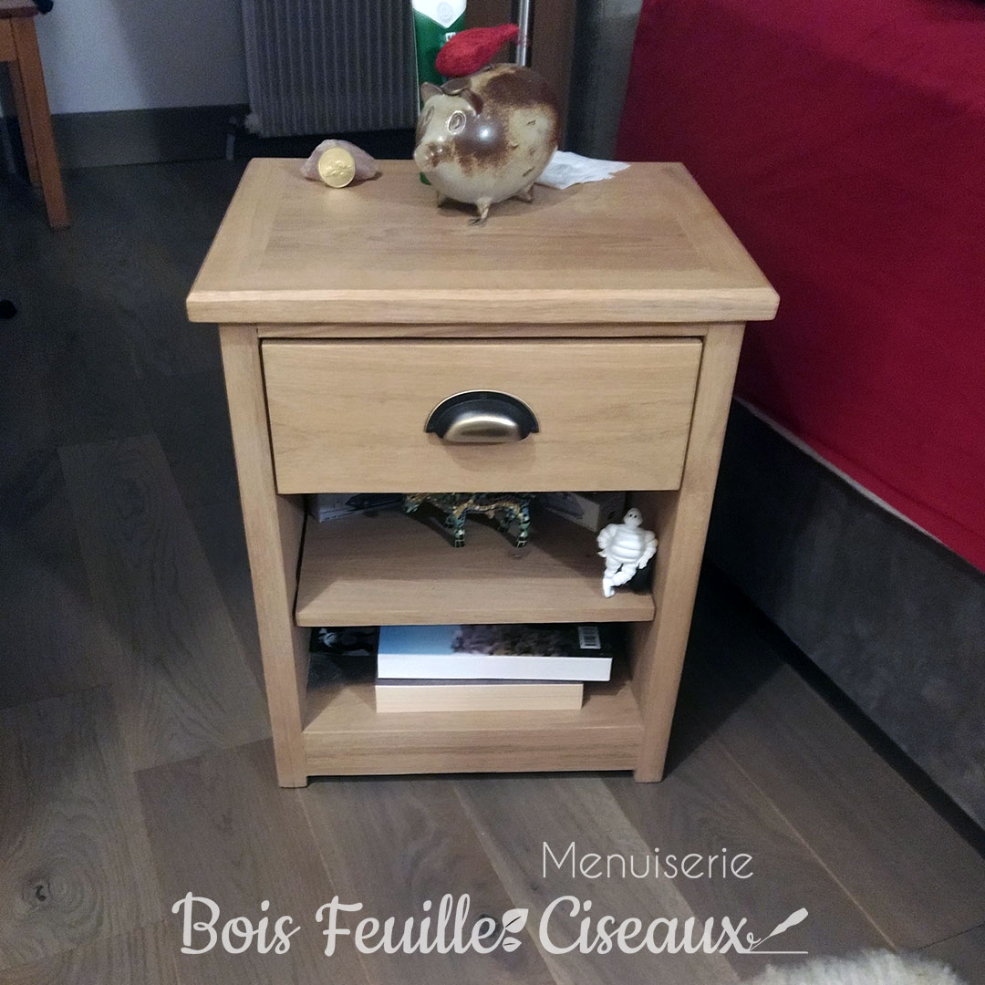 Fabrication sur mesure d'une table de chevet en chêne massif