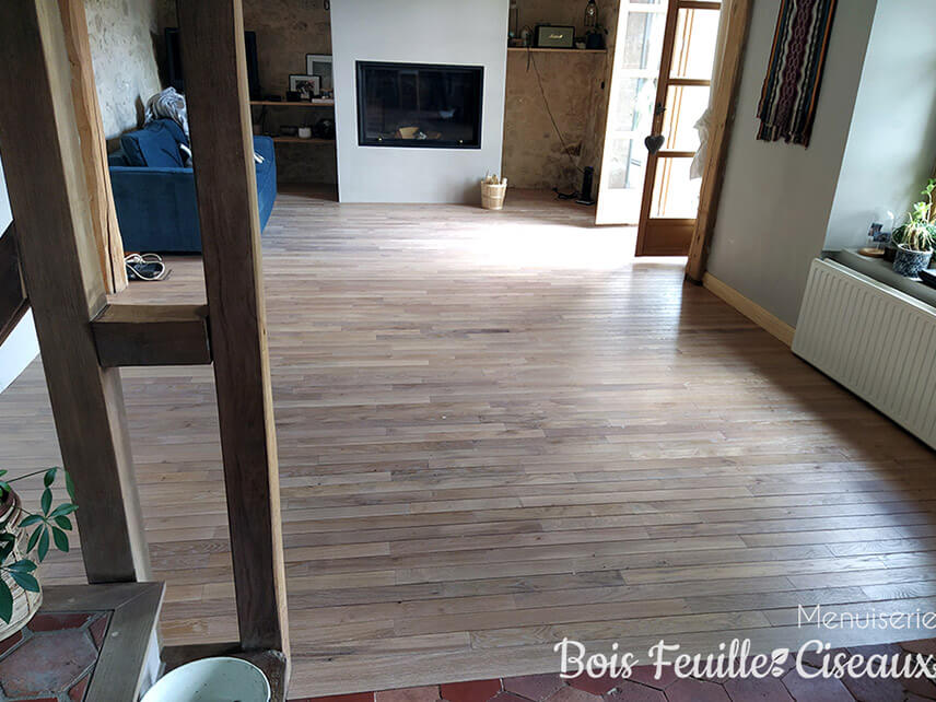 Pose de parquet en chêne massif à l'anglaise ou coupe perdue