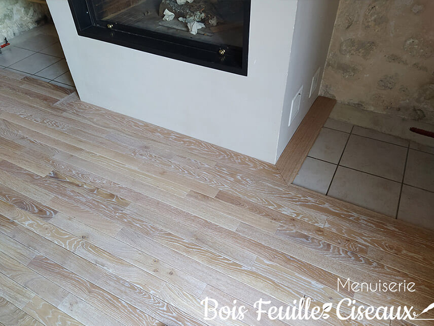 Pose de parquet en chêne et encadrement de cheminée