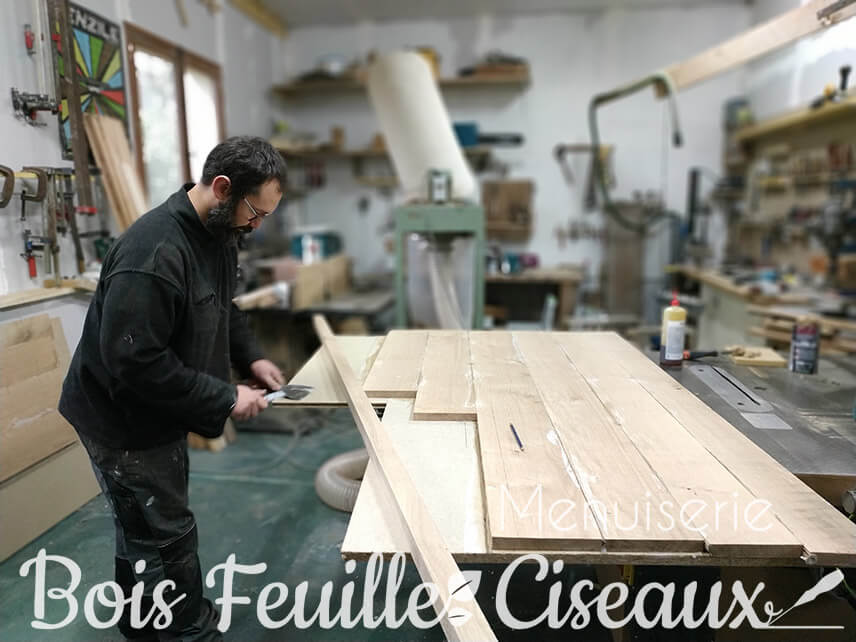 Fabrication à l'atelier du plan de travail en chêne