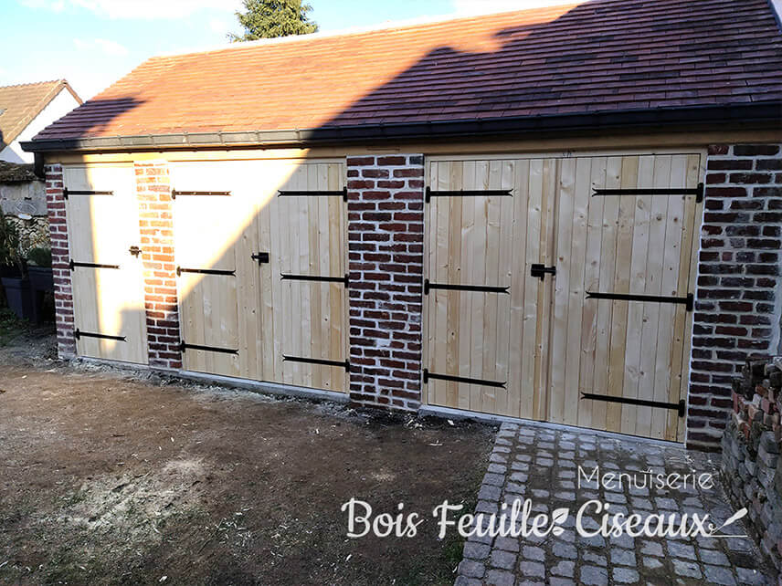 Portes extérieures en bois dépendance