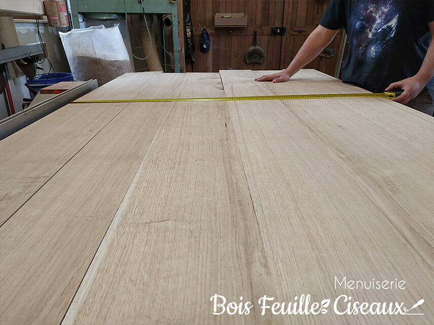 Fabrication à l'atelier d'une table à manger bois métal