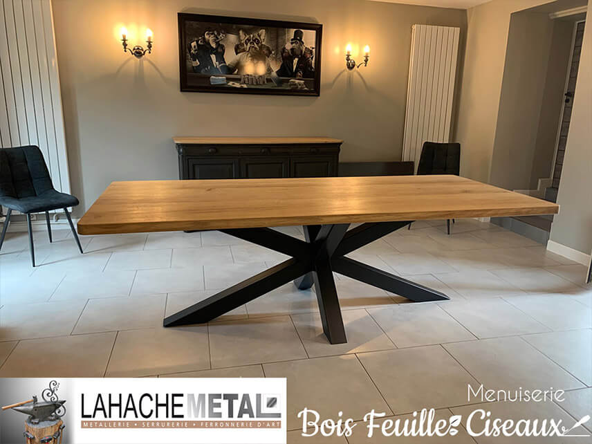 Table à manger bois métal : plateau en bois massif et pied en X en métal