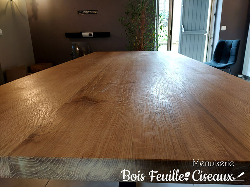 Table à manger bois métal : plateau en bois massif et pied en X en métal